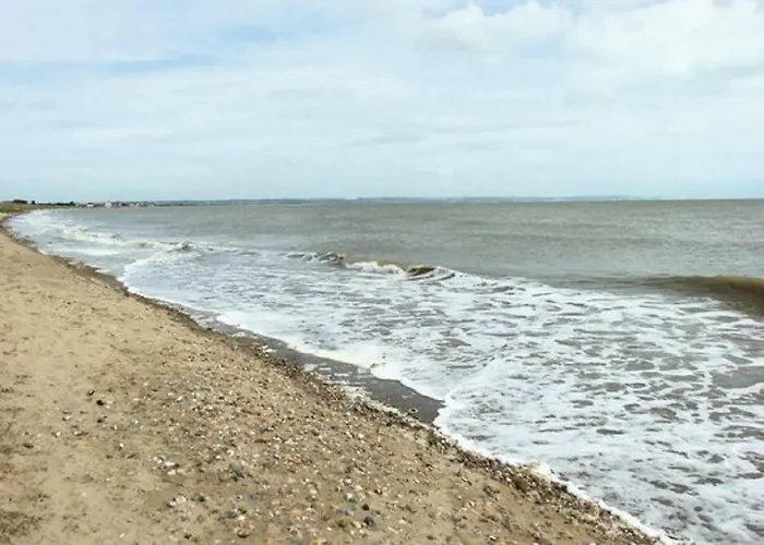 Spacious Holiday Home - Romney Sands